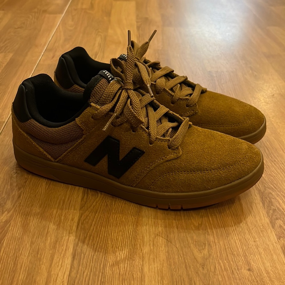 NB suede 425 sneakers